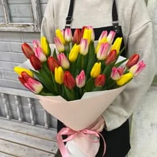 35 тюльпанов — купить с доставкой в Сыктывкаре